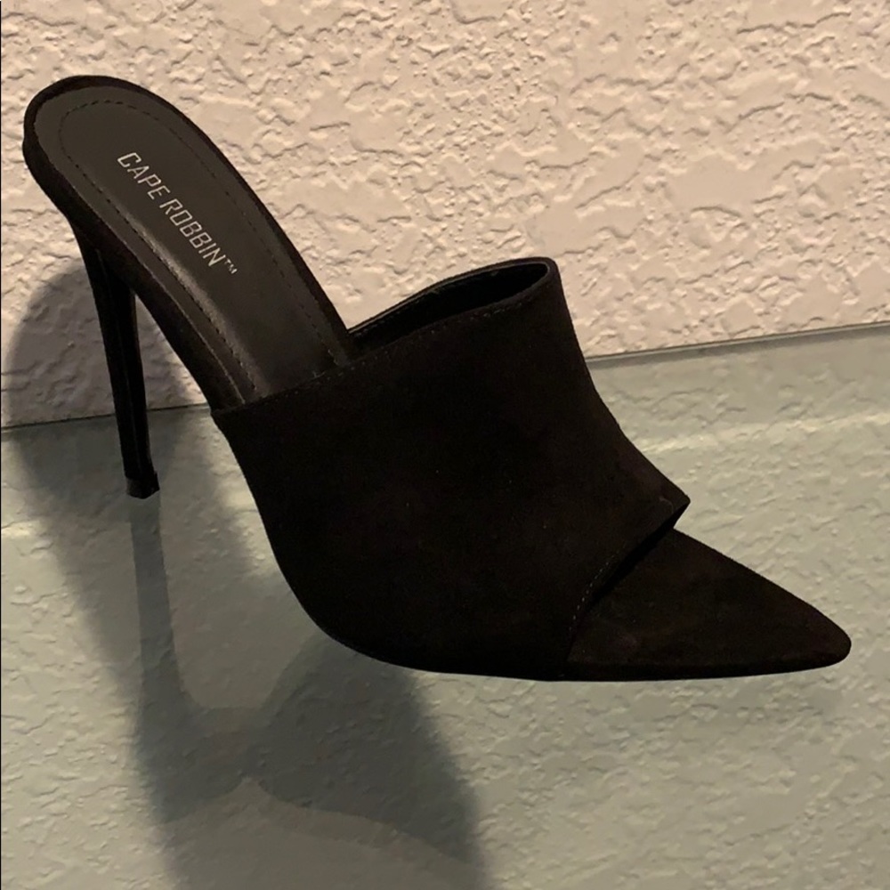 Sandals - Picture 1 of 2